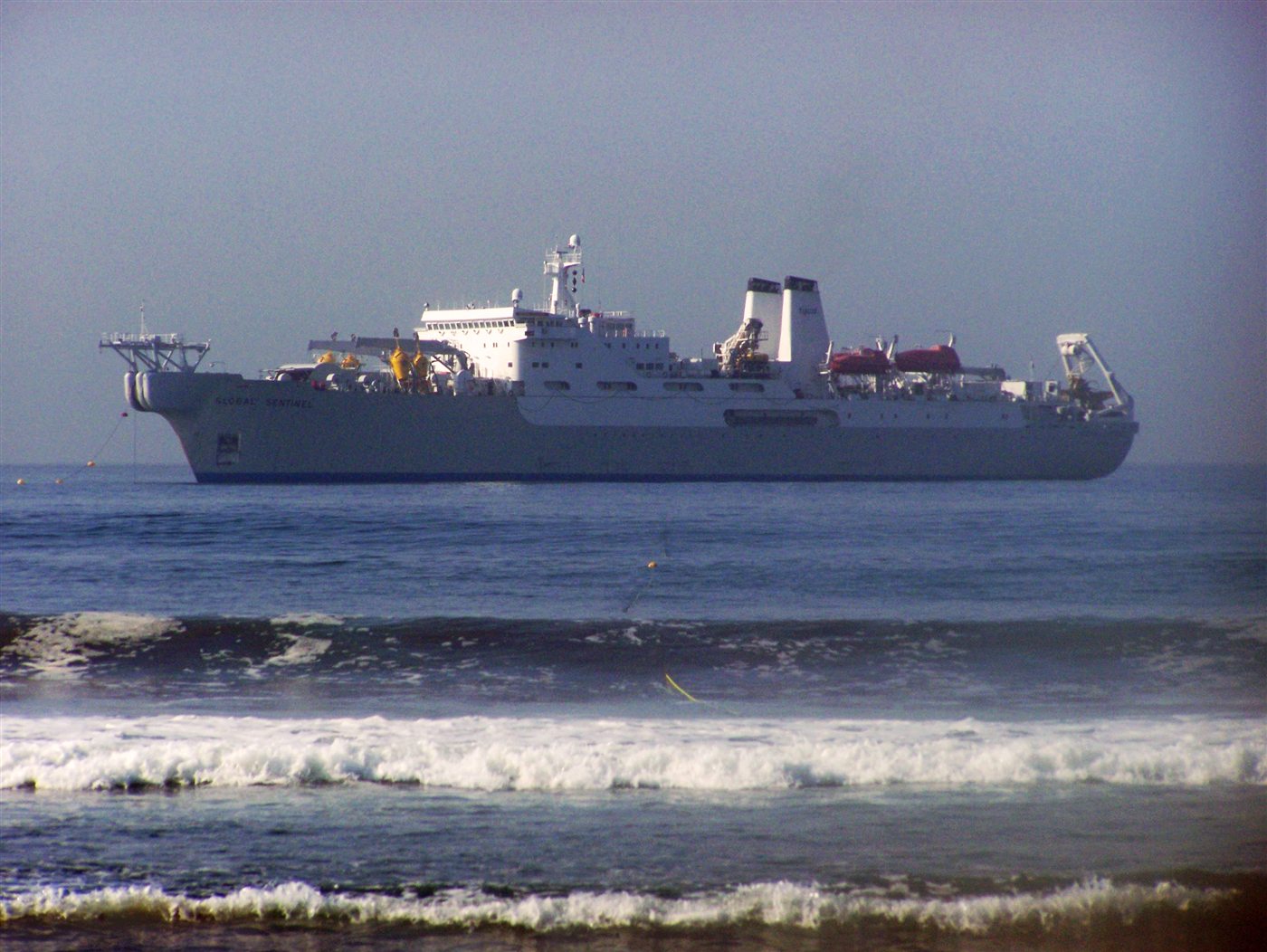 Submarine cable ship supporting offshore restoration